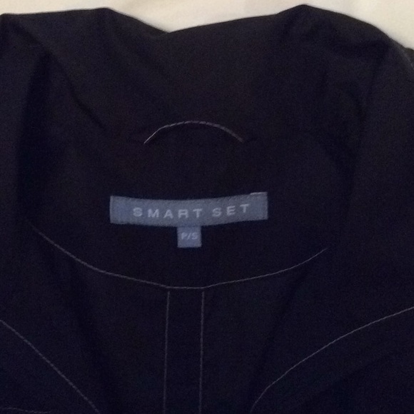 Lightweight windbreaker - Picture 2 of 7